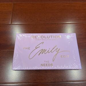 NEW Revolution The Emily Edit Eyeshadow Palette - Pink & Gold